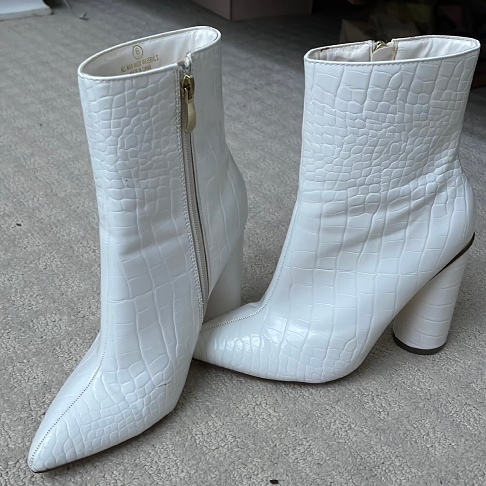 White ankle boots size 6